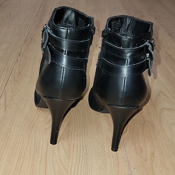 𝅺ROUGE HELIUM BLACK STRAPPY ANKLE BOOTS, SIZE 9 - Picture 5 of 12